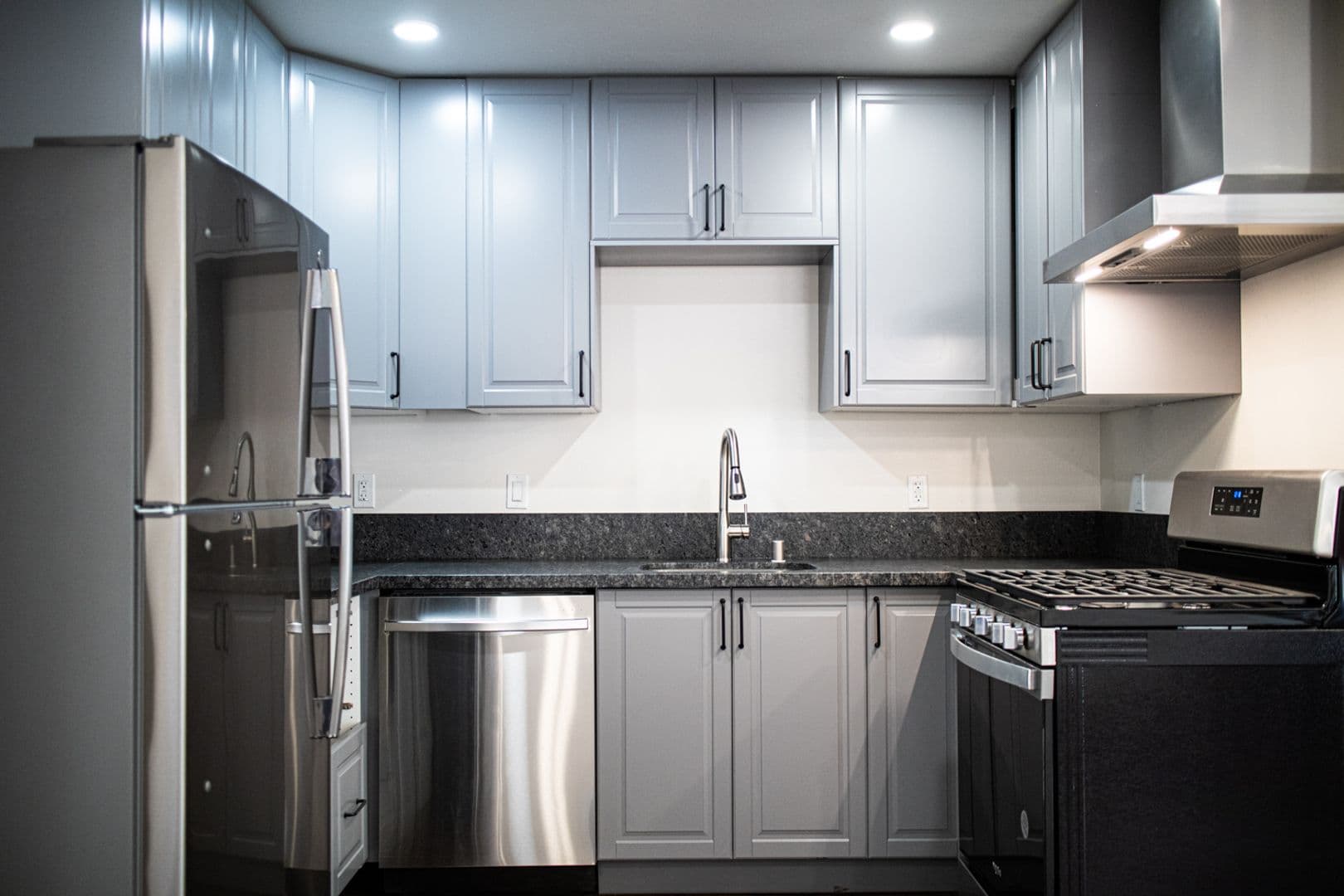 Sacramento Apartment: 2109-2117 L Street & 2106-2120 Kayak Alley