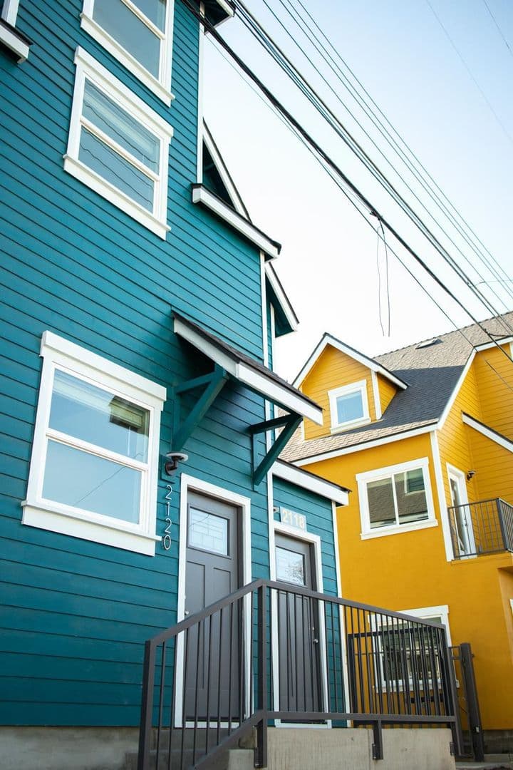 Sacramento Apartment: 2109-2117 L Street & 2106-2120 Kayak Alley