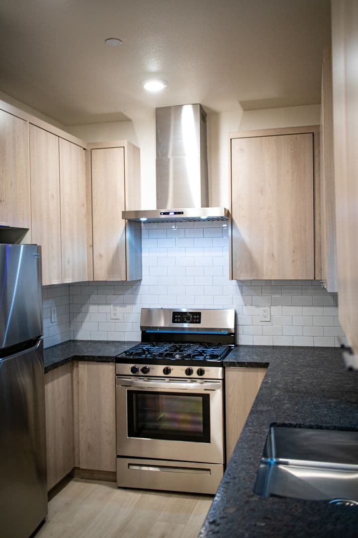 Sacramento Apartment: 2109-2117 L Street & 2106-2120 Kayak Alley