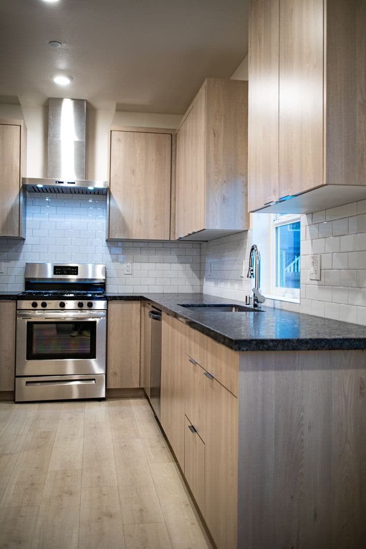 Sacramento Apartment: 2109-2117 L Street & 2106-2120 Kayak Alley