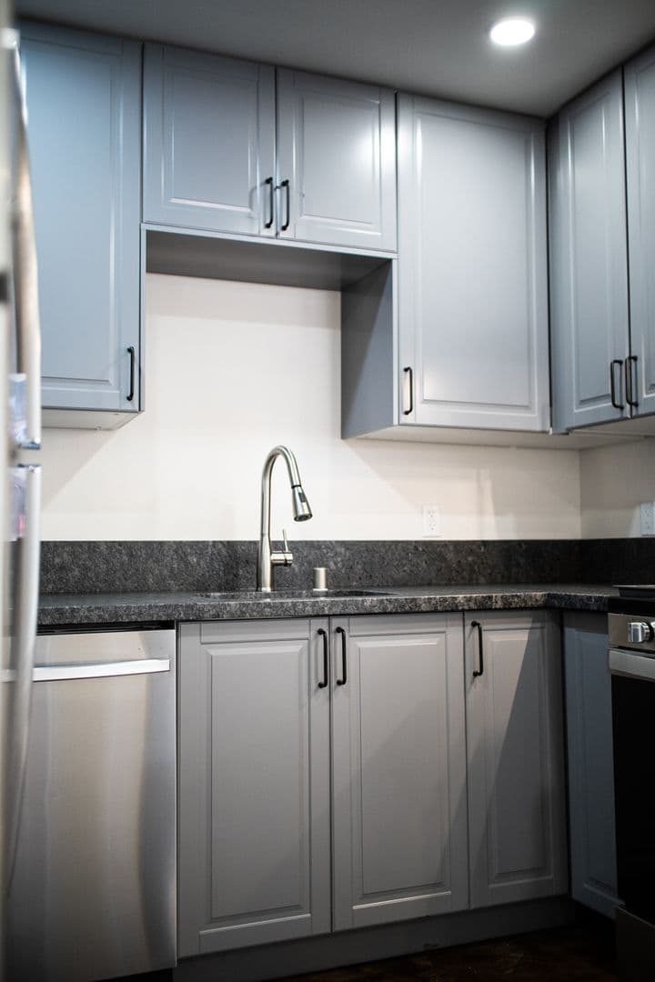Sacramento Apartment: 2109-2117 L Street & 2106-2120 Kayak Alley