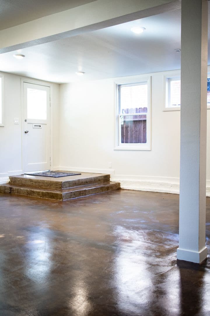 Sacramento Apartment: 2109-2117 L Street & 2106-2120 Kayak Alley