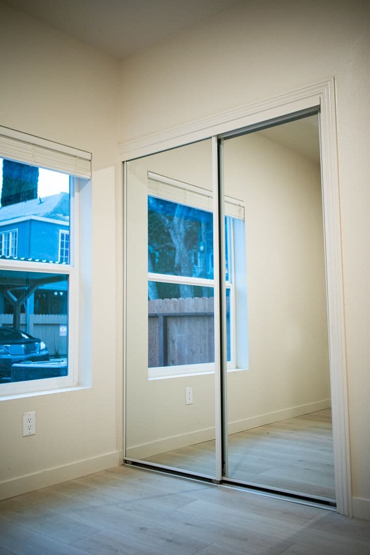 Sacramento Apartment: 2109-2117 L Street & 2106-2120 Kayak Alley