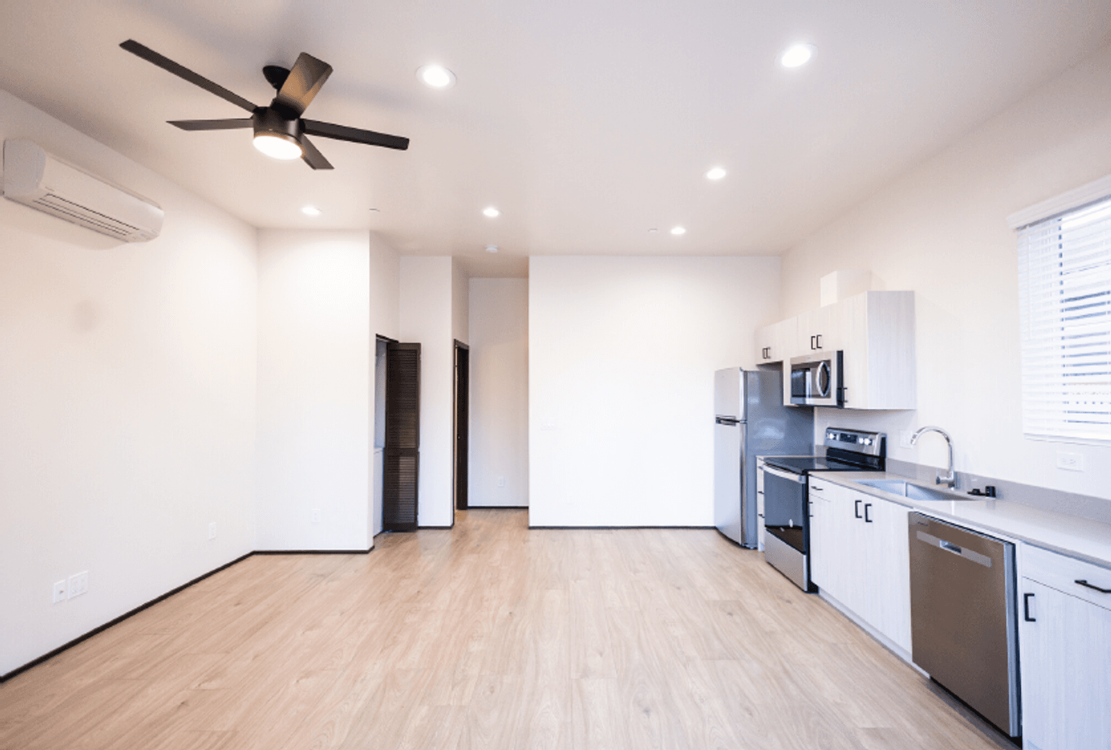 Elk Grove Apartment: 9686 Railroad St
