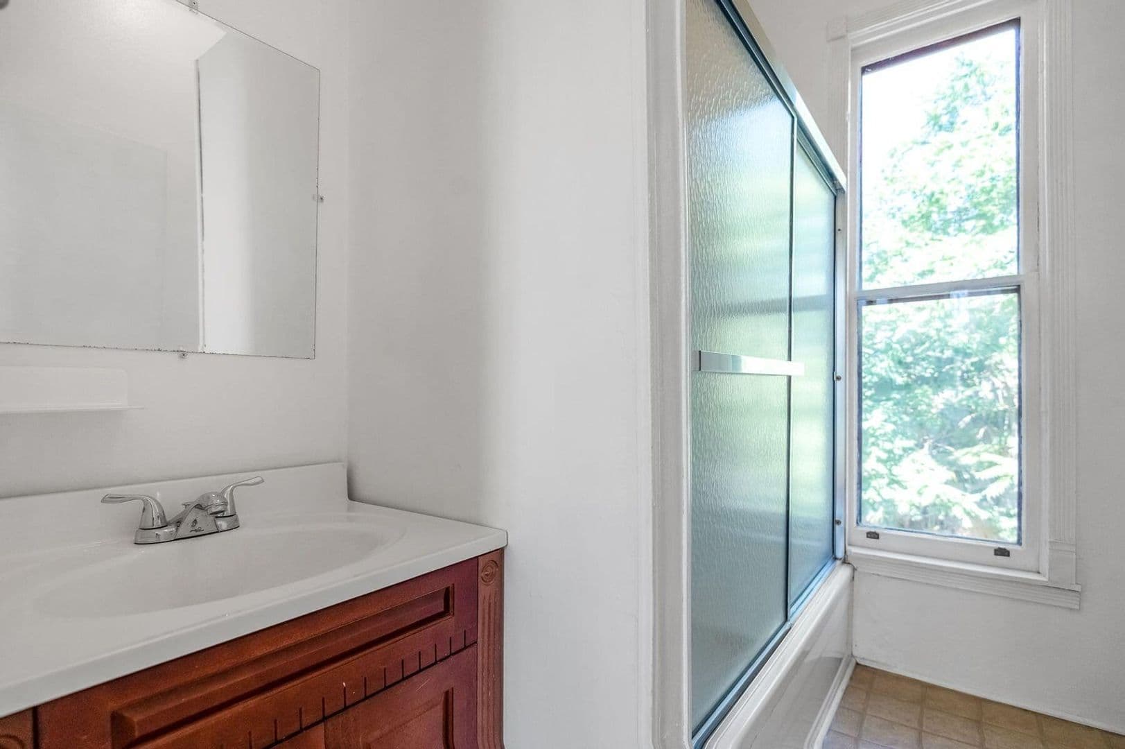 Hanford House: 134 10th St