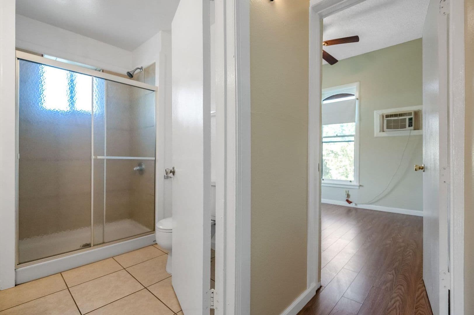 Hanford House: 132 10th St