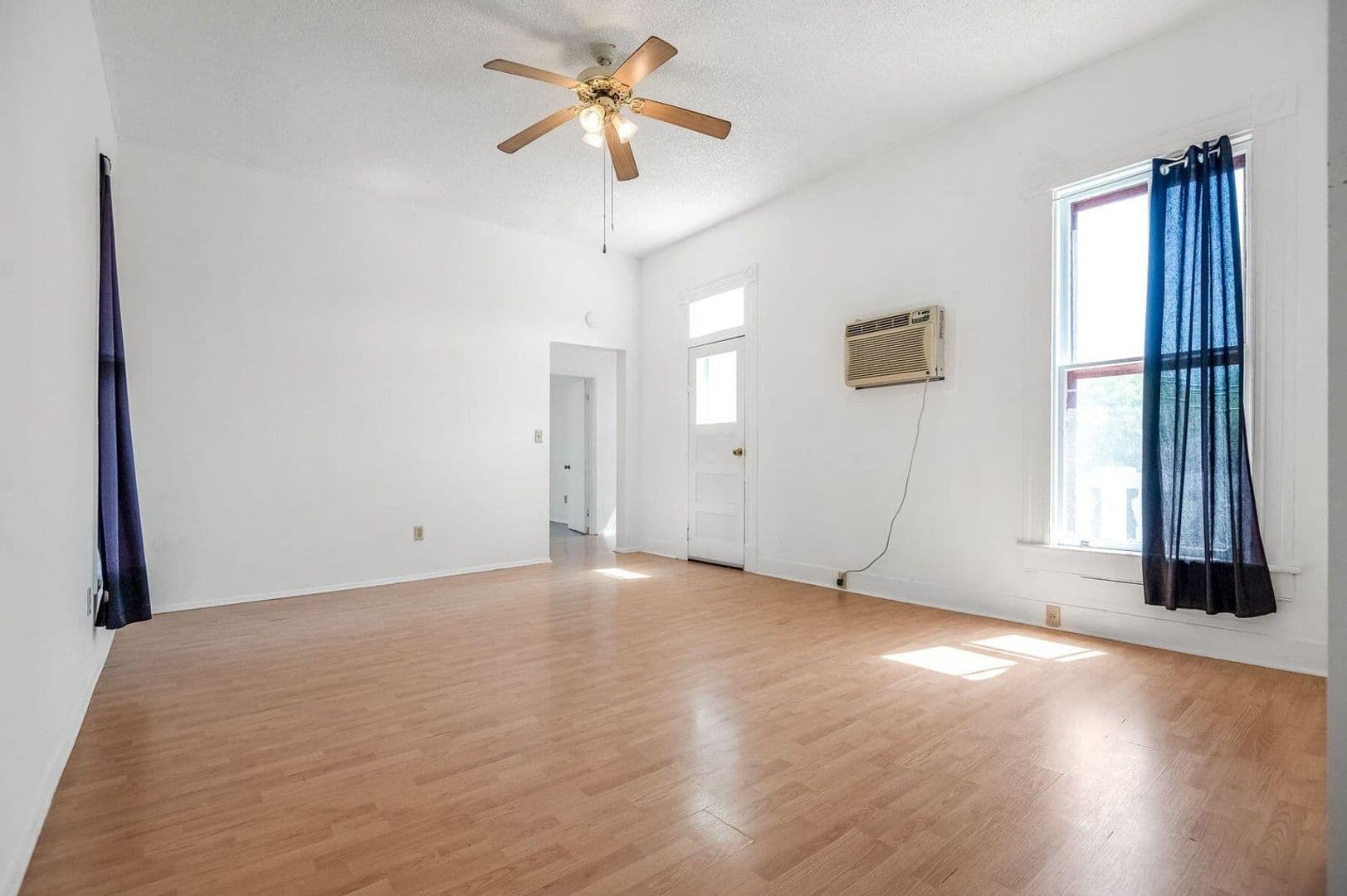 Hanford House: 134 10th St