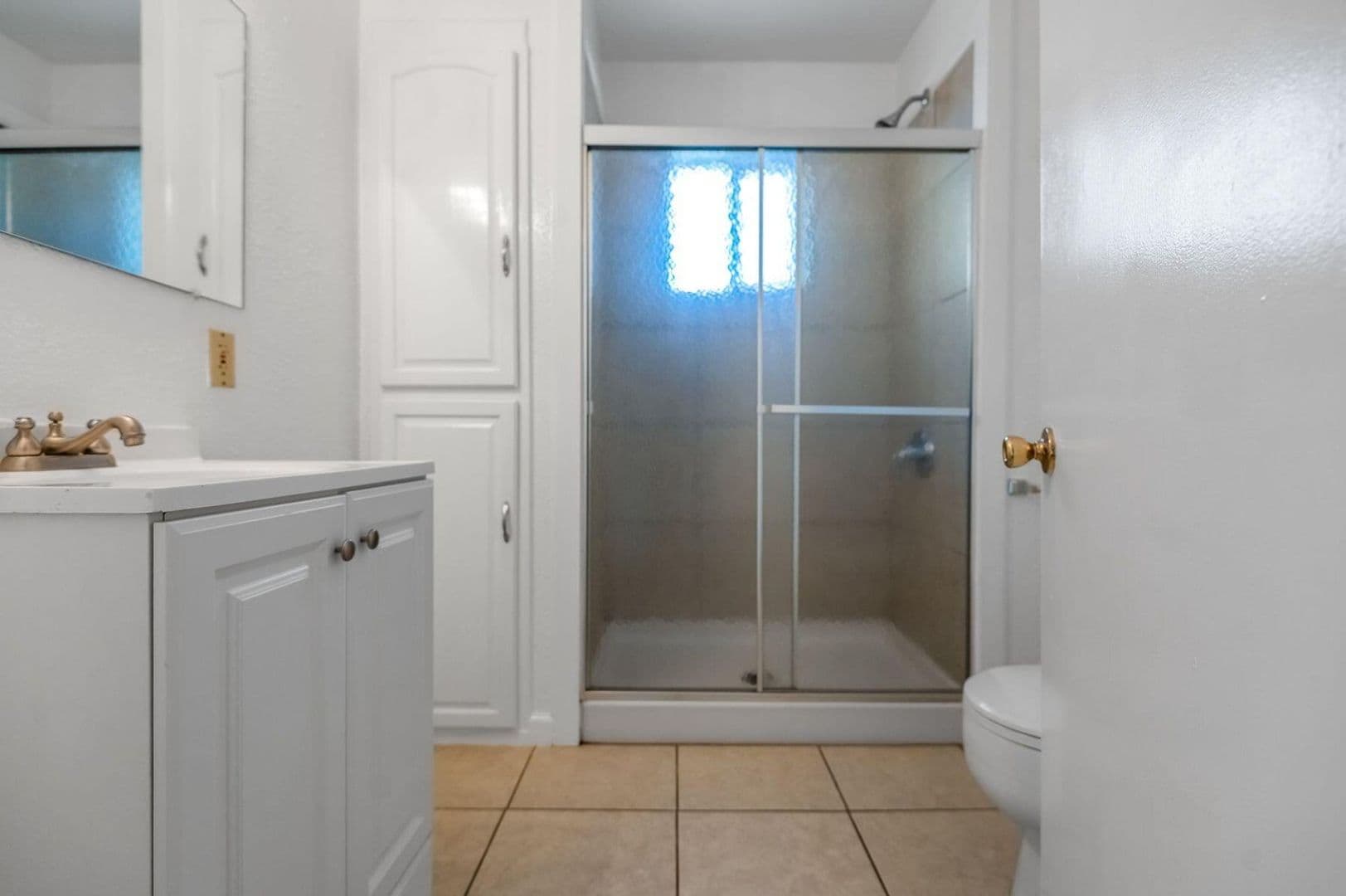 Hanford House: 132 10th St