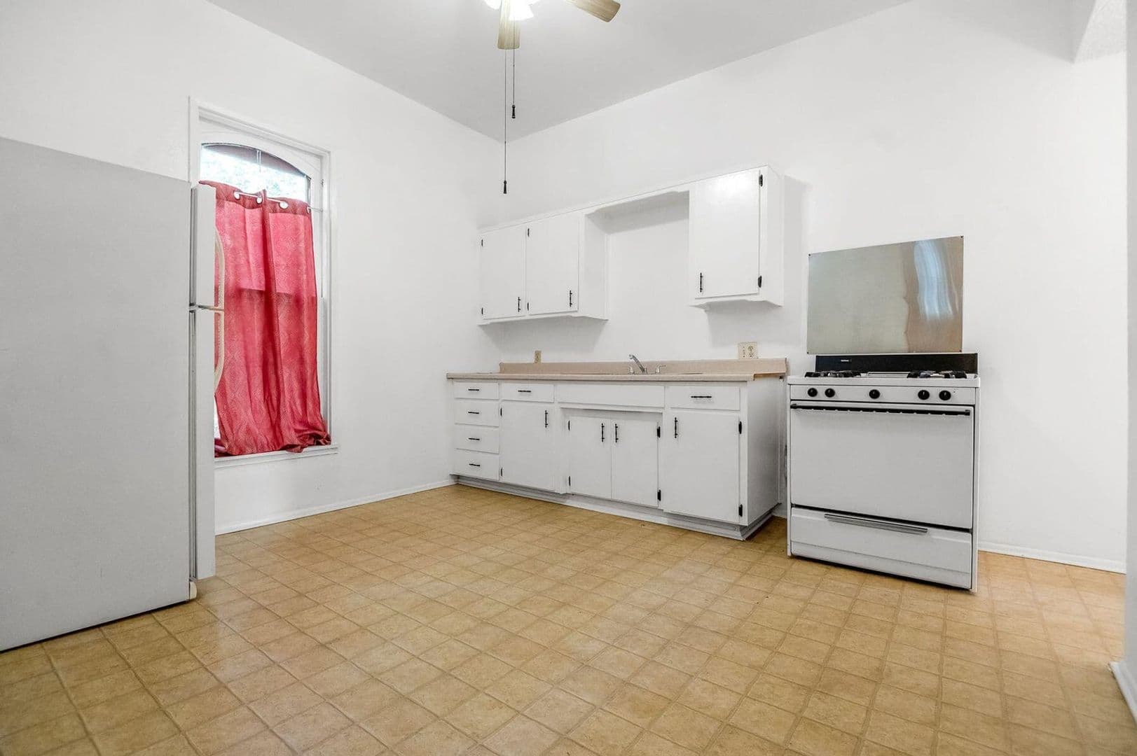 Hanford House: 134 10th St