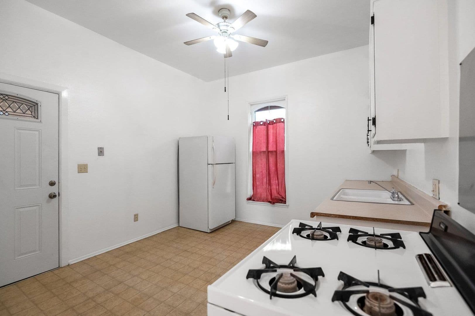 Hanford House: 134 10th St