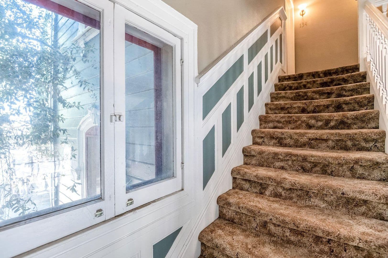 Hanford House: 134 10th St