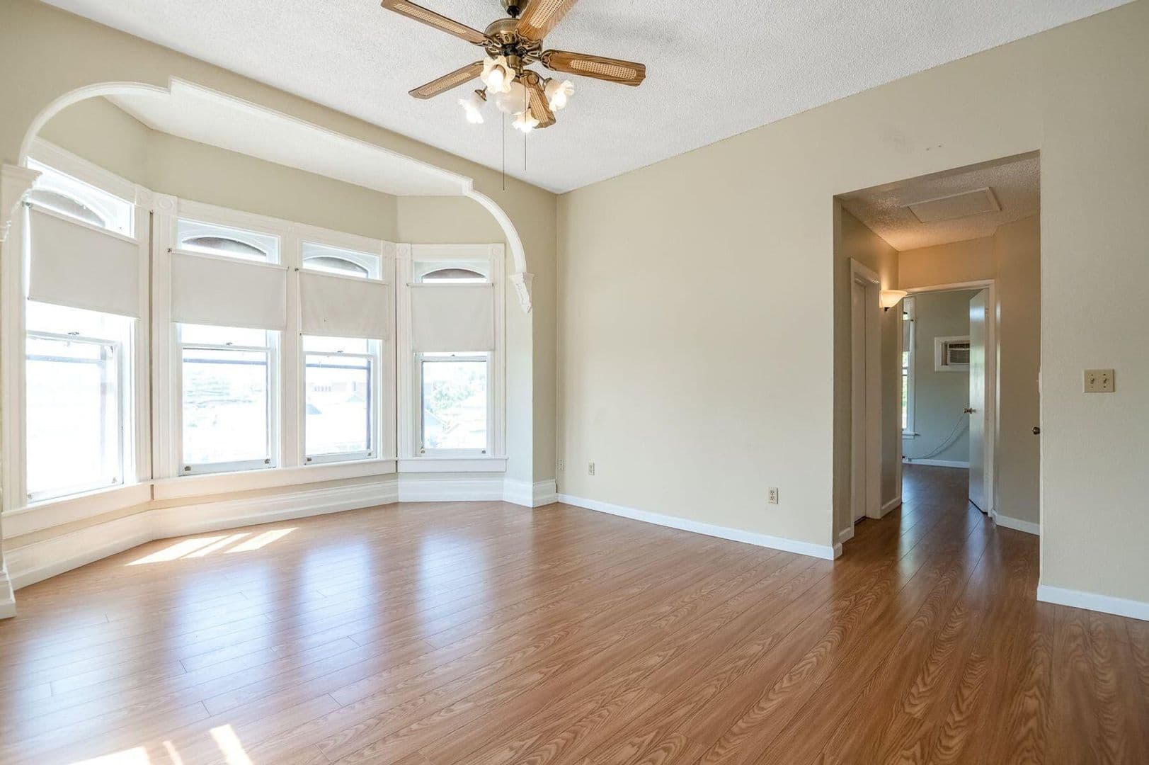 Hanford House: 132 10th St