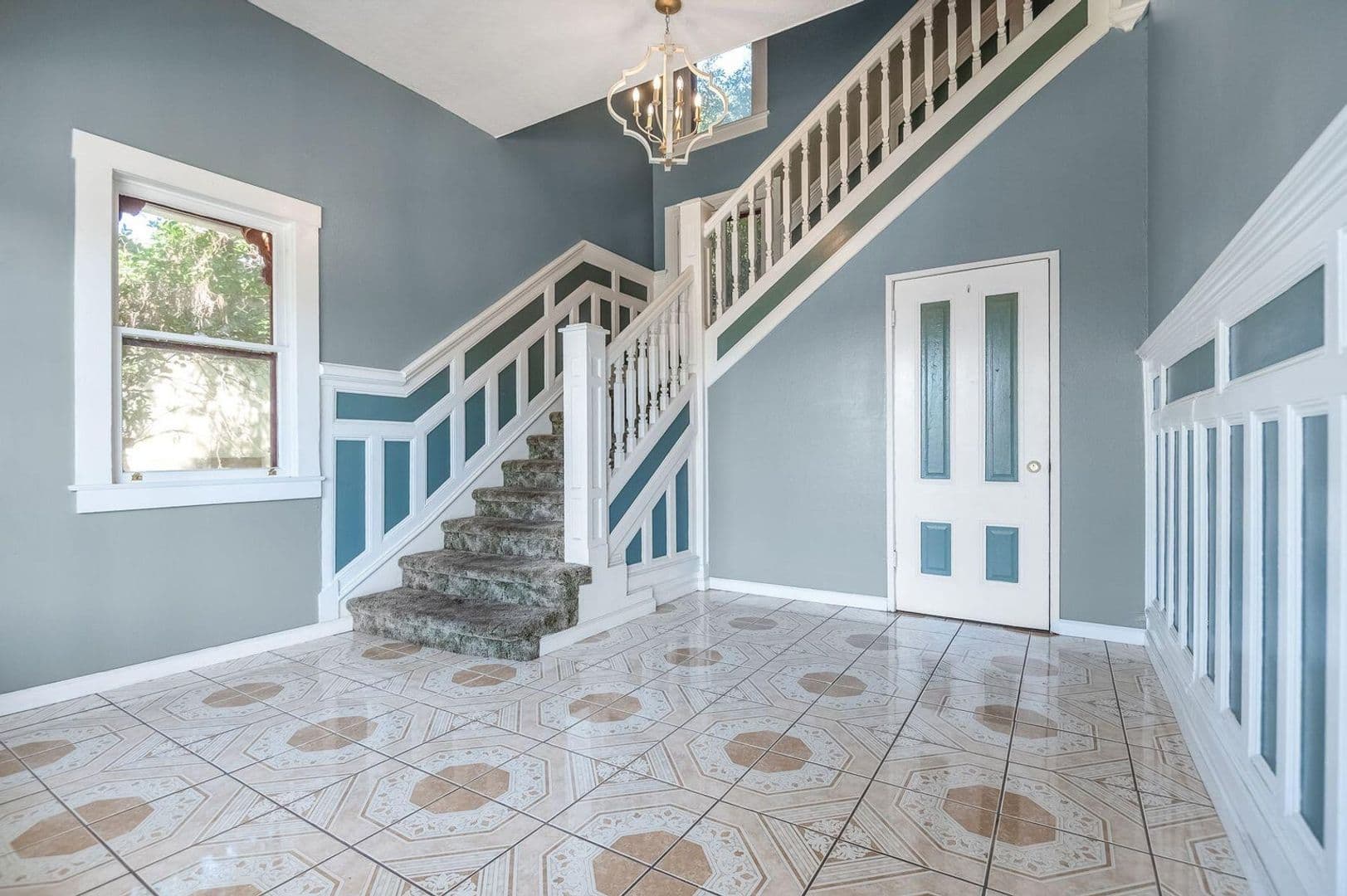 Hanford House: 132 10th St