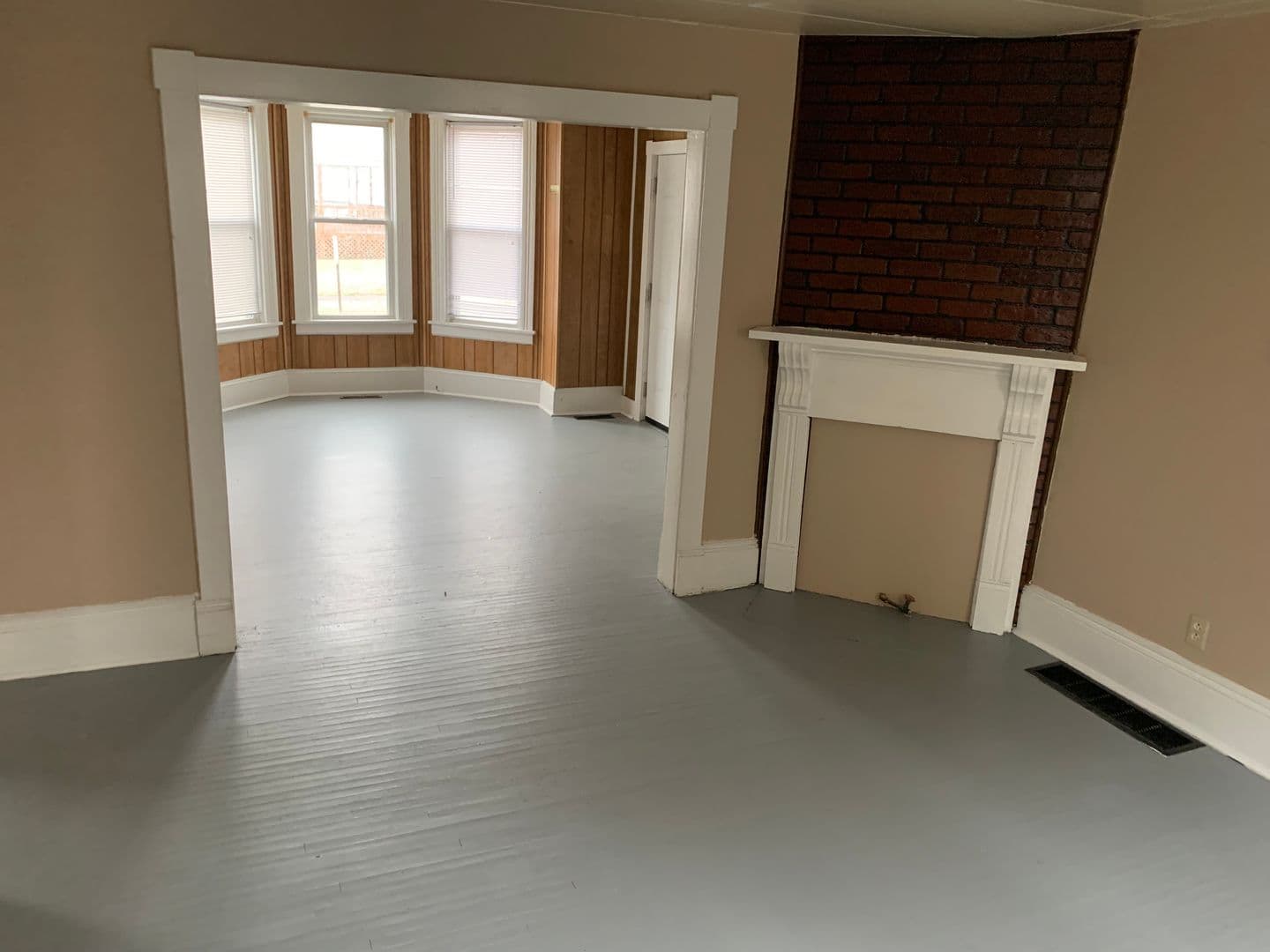 Parkersburg Apartment: 1625 Latrobe St