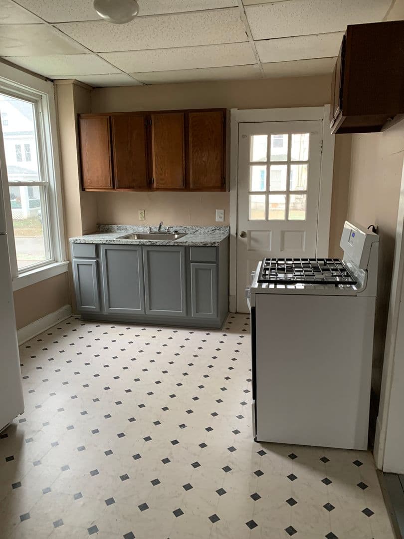 Parkersburg Apartment: 1625 Latrobe St