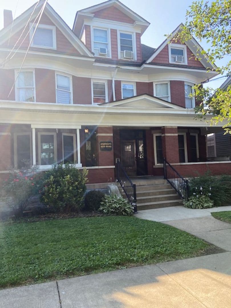 Parkersburg Apartment: 1106-1108 Juliana St