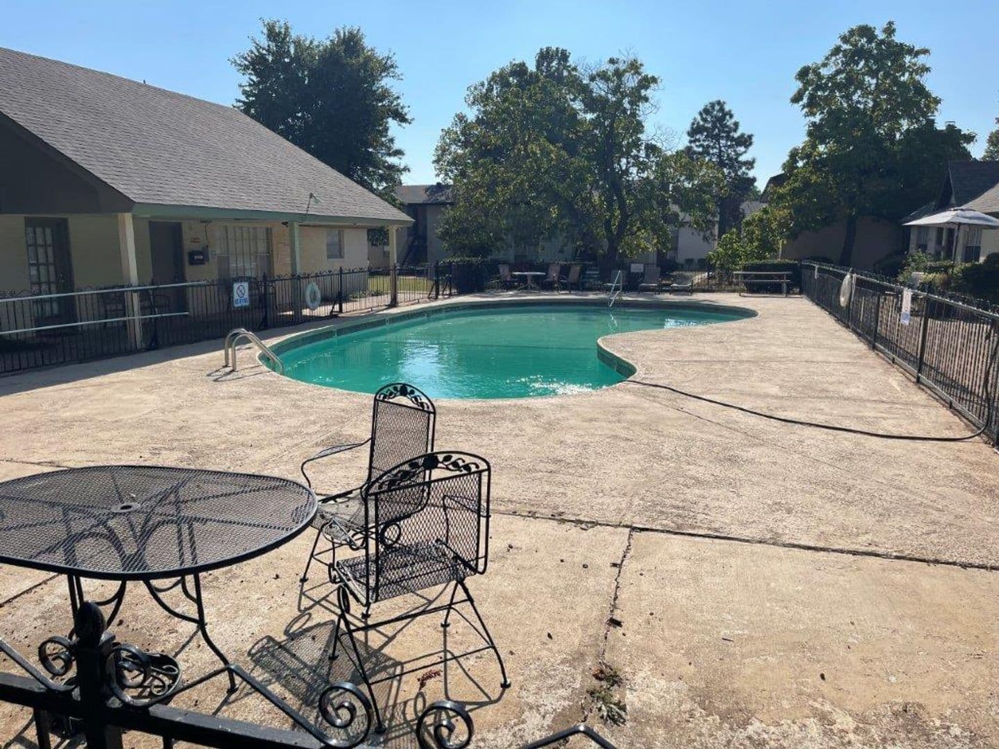 Norman Condo: 1811 E. Lindsey St. #4