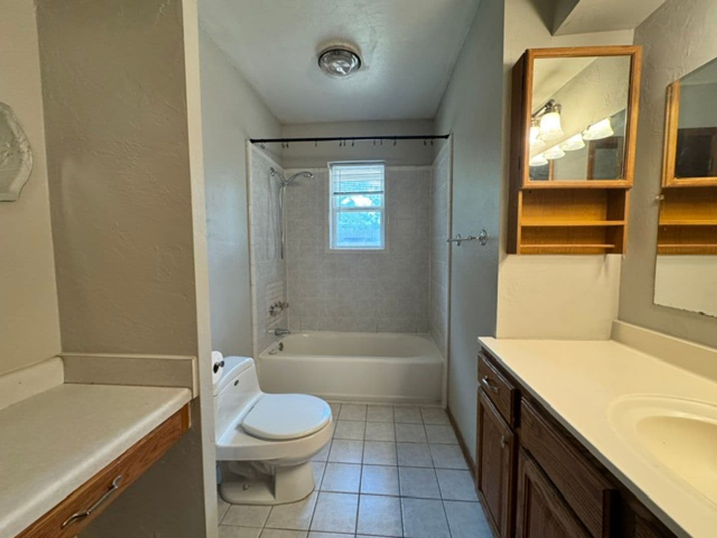 Moore House: 129 NE 11th Street