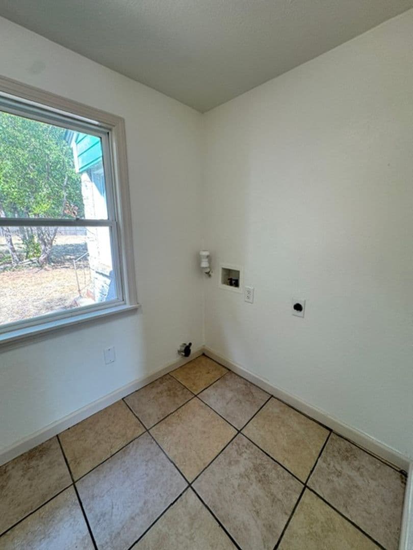 Oklahoma City House: 4517 SE 23rd
