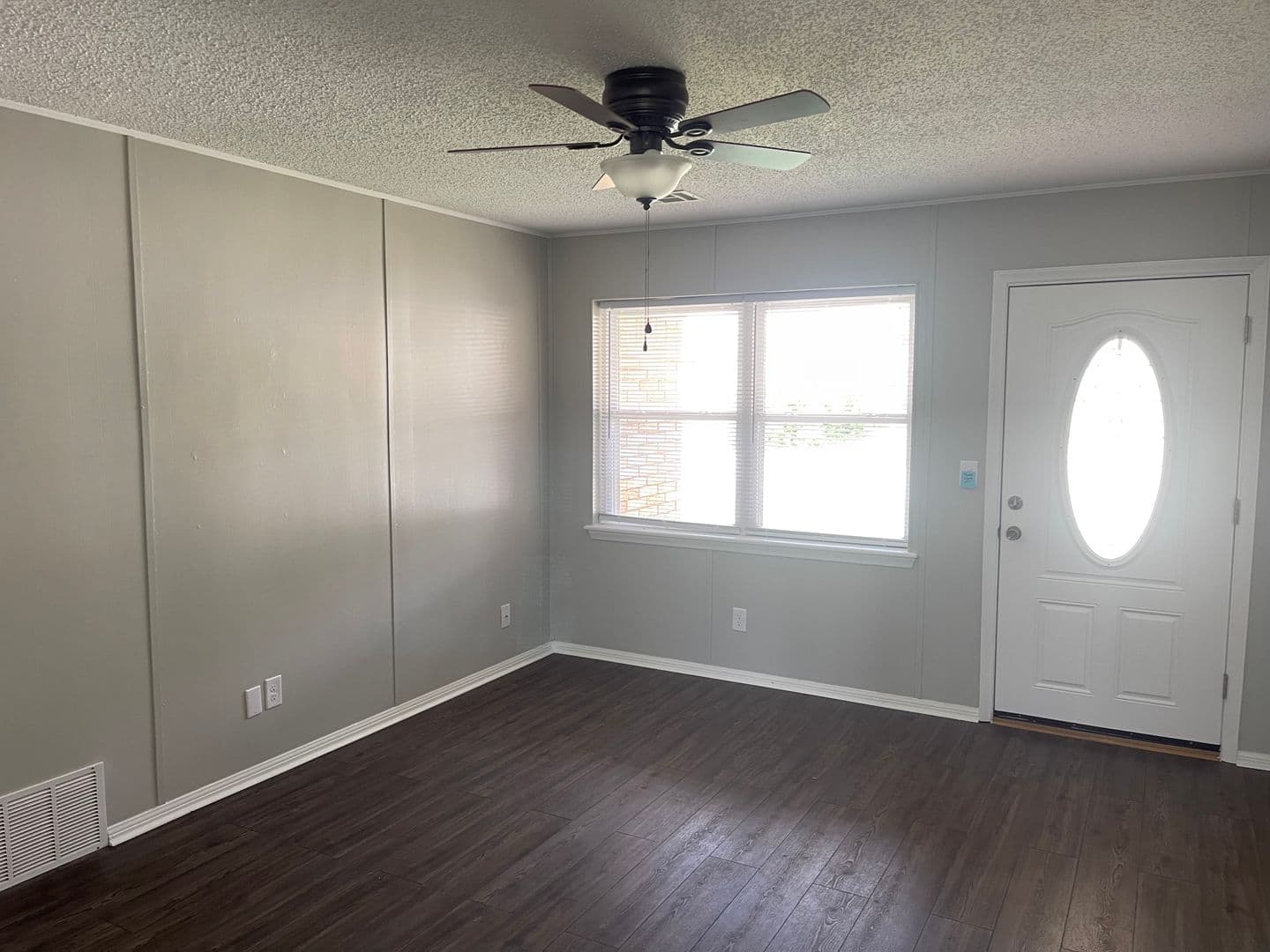 Yukon House: 1805 Janeen St.