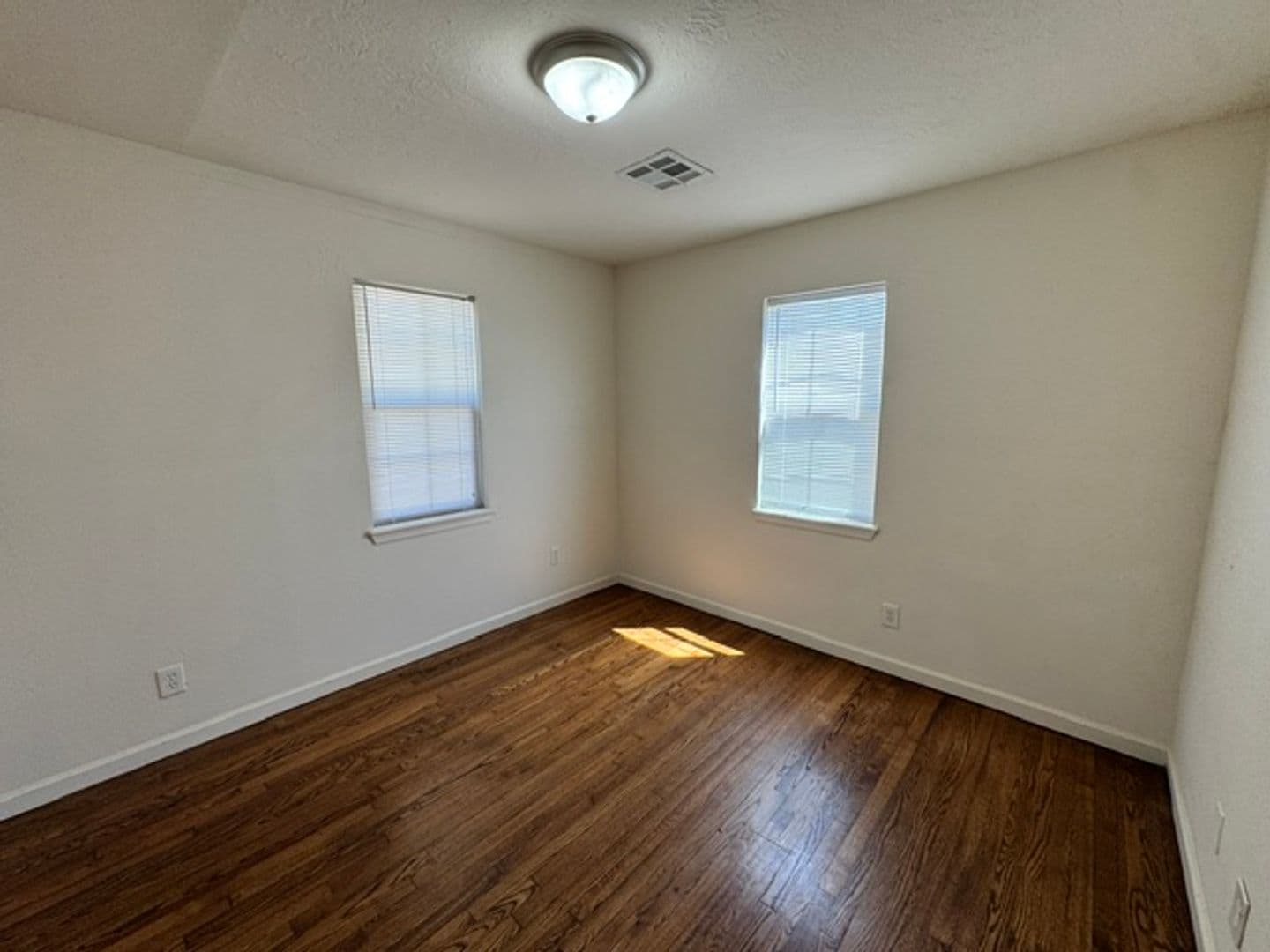 Norman House: 209 W Dale St