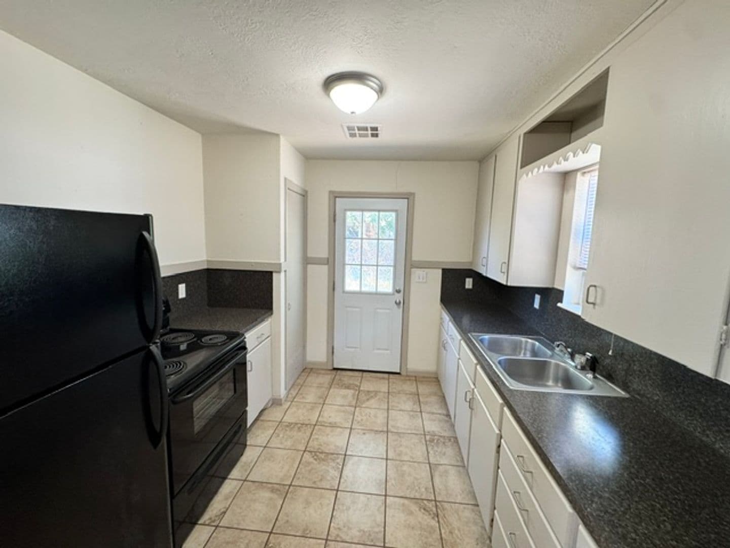 Norman House: 209 W Dale St