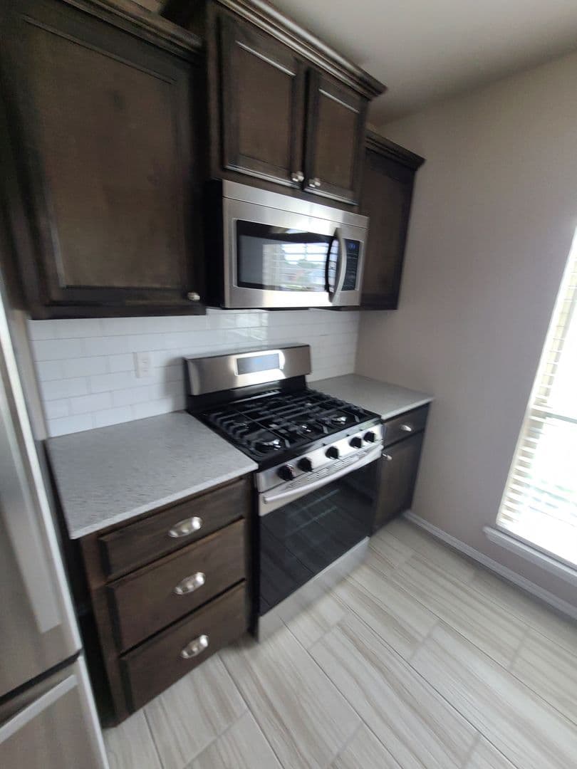 Yukon House: 1008 Hickory Creek Drive