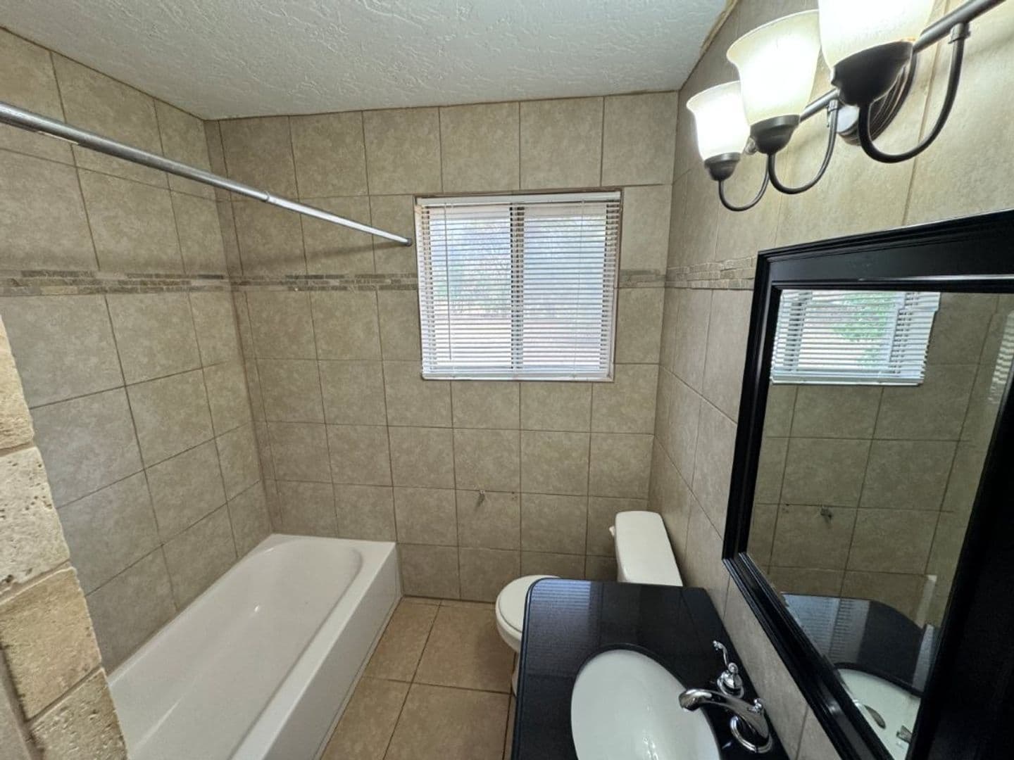 Moore House: 709 SW 4th Pl