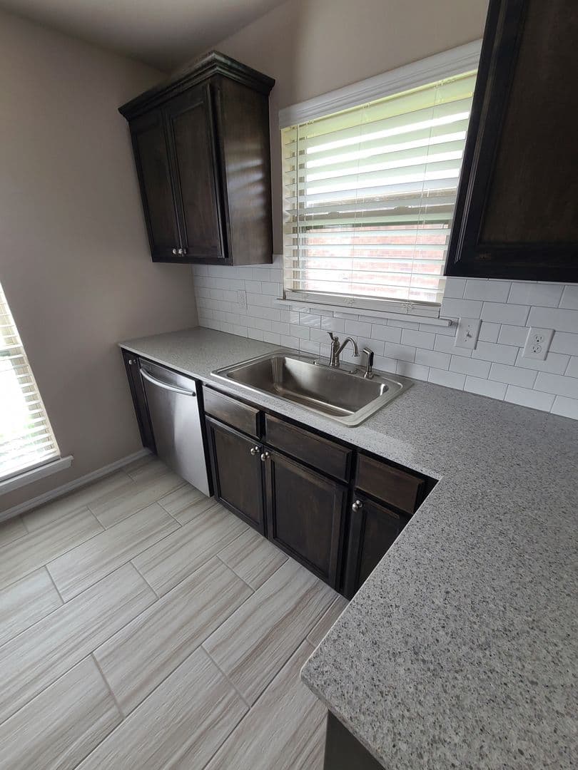 Yukon House: 1008 Hickory Creek Drive