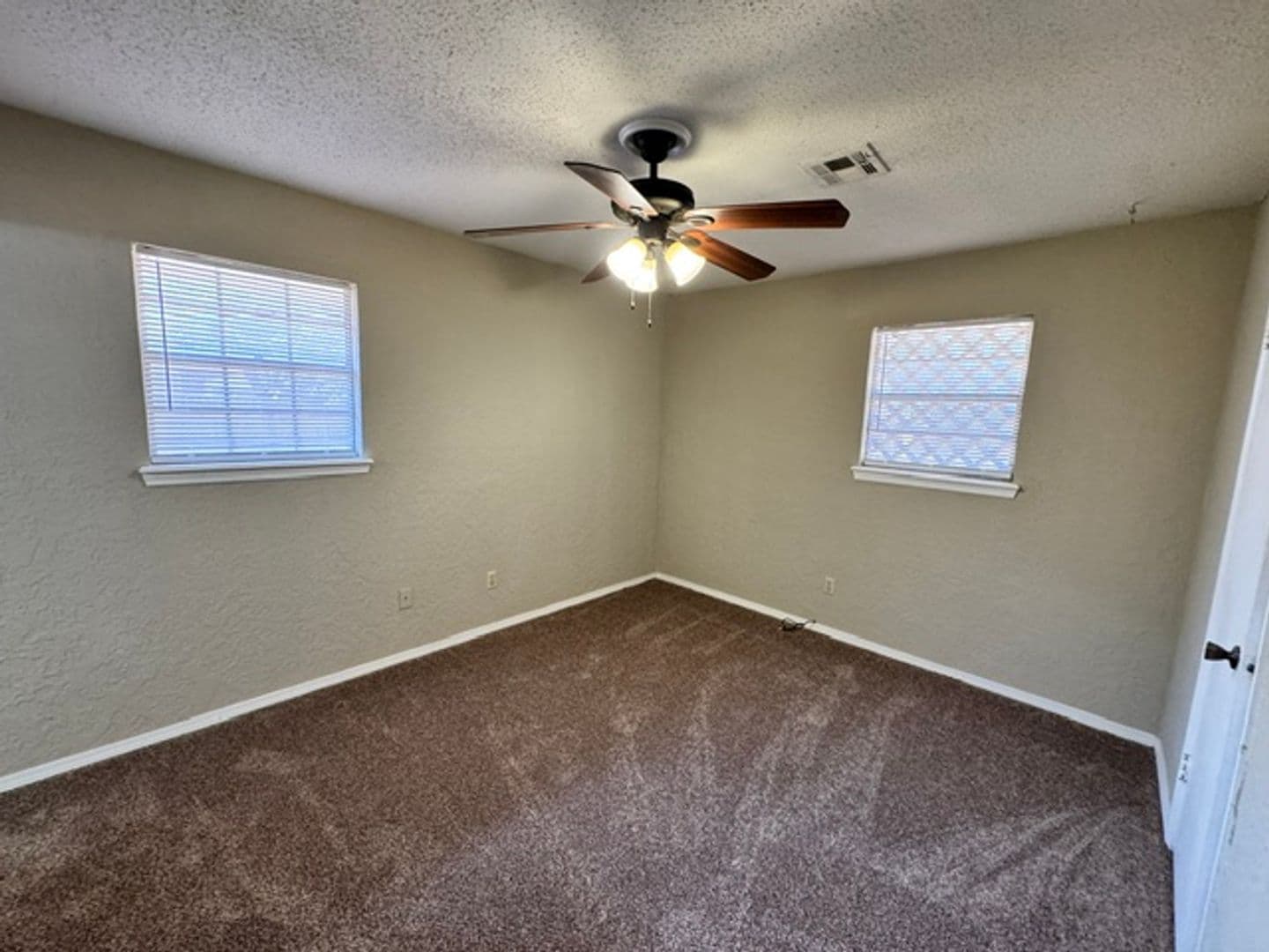 Norman House: 2021 Elmhurst Dr