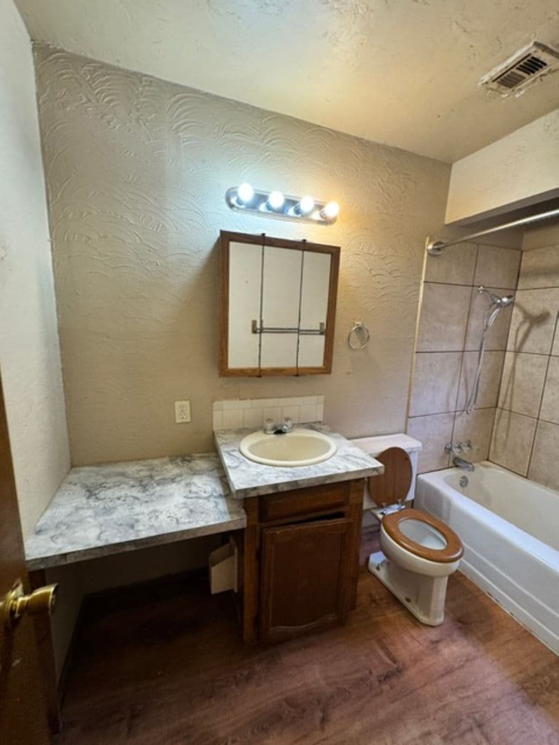 Oklahoma City House: 4131 Laverne