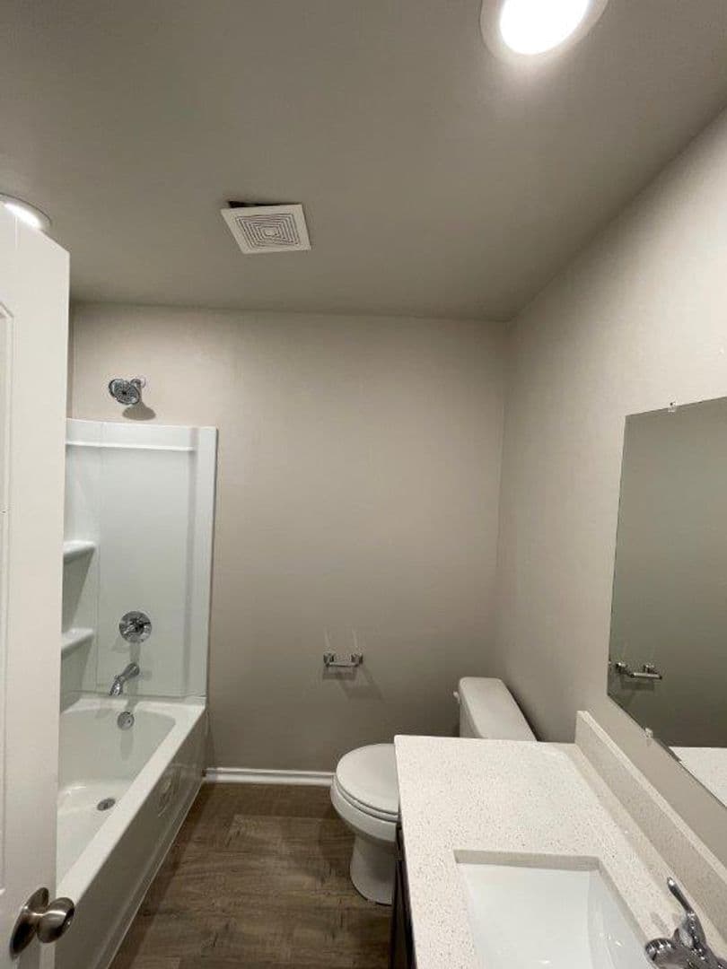 Warr Acres House: 6026 NW 53rd Terrace