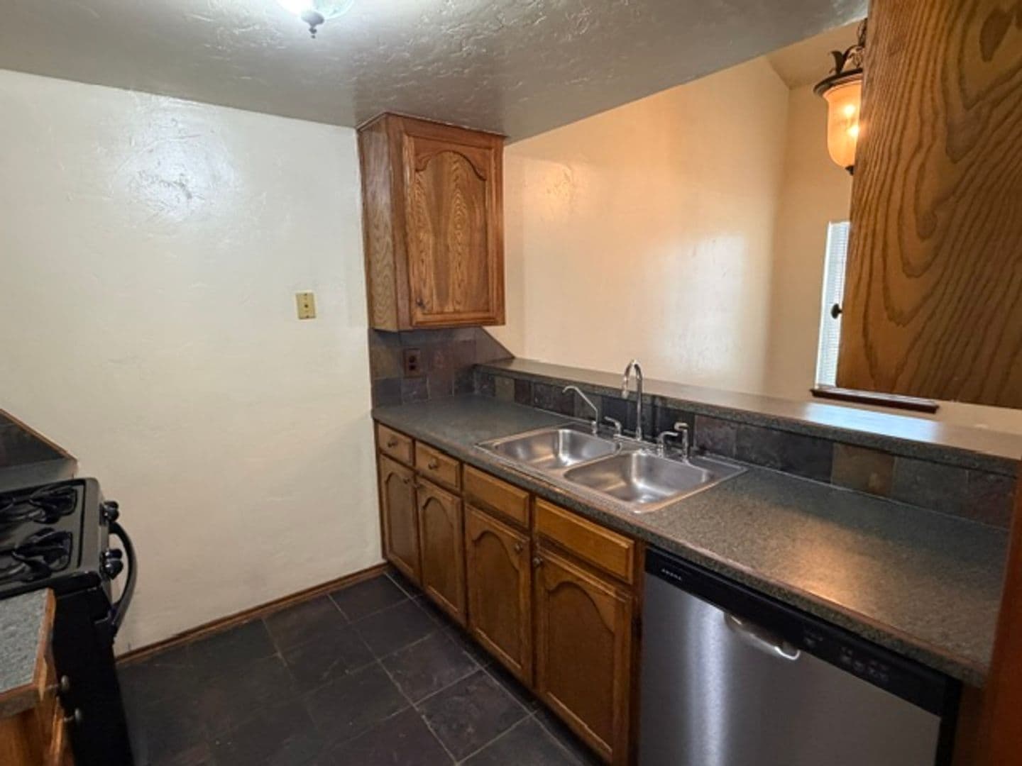 Moore House: 2124 Lonnie Lane