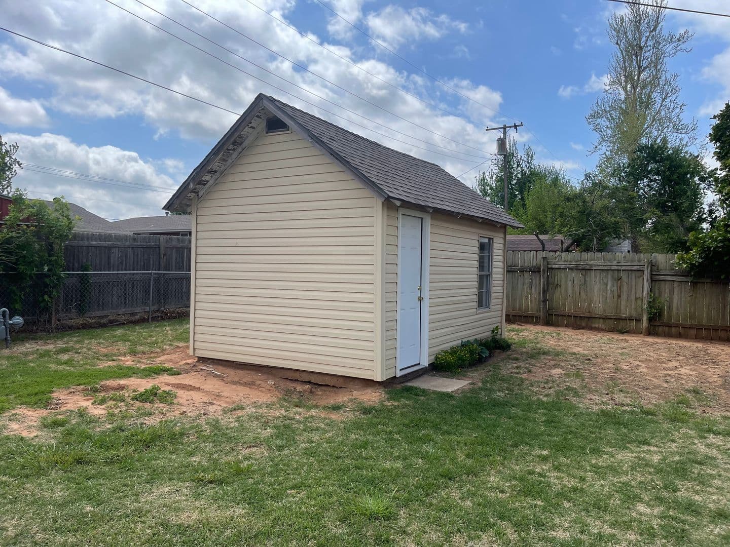 Yukon House: 1805 Janeen St.