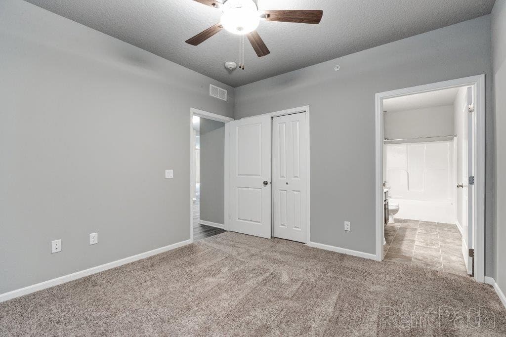 Ankeny Apartment: 5643 NE Lowell Ln