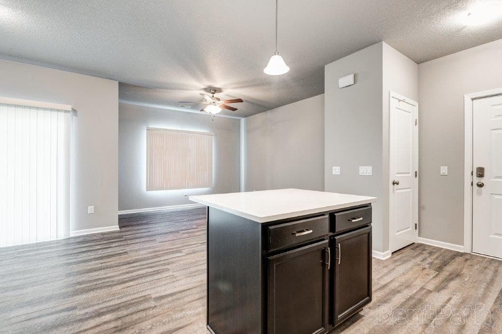 Ankeny Apartment: 5643 NE Lowell Ln
