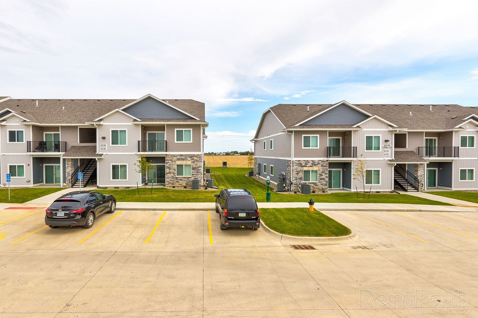 Ankeny Apartment: 5643 NE Lowell Ln