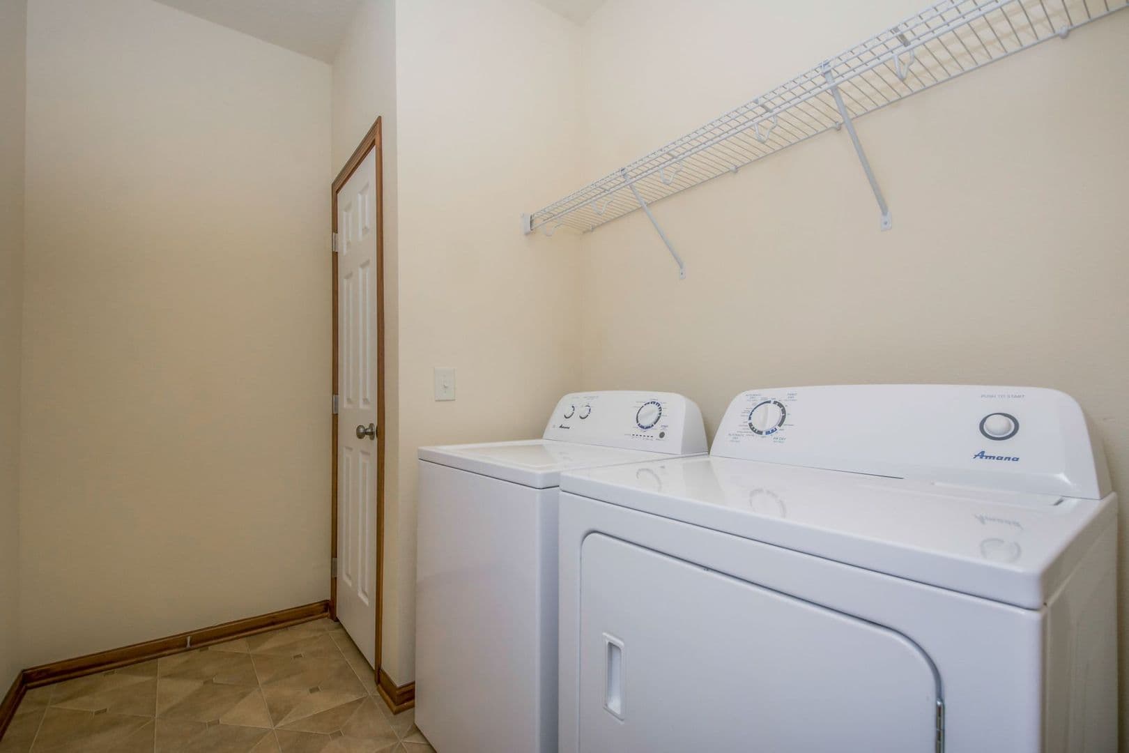 Des Moines Apartment: 5801 SE 24th St
