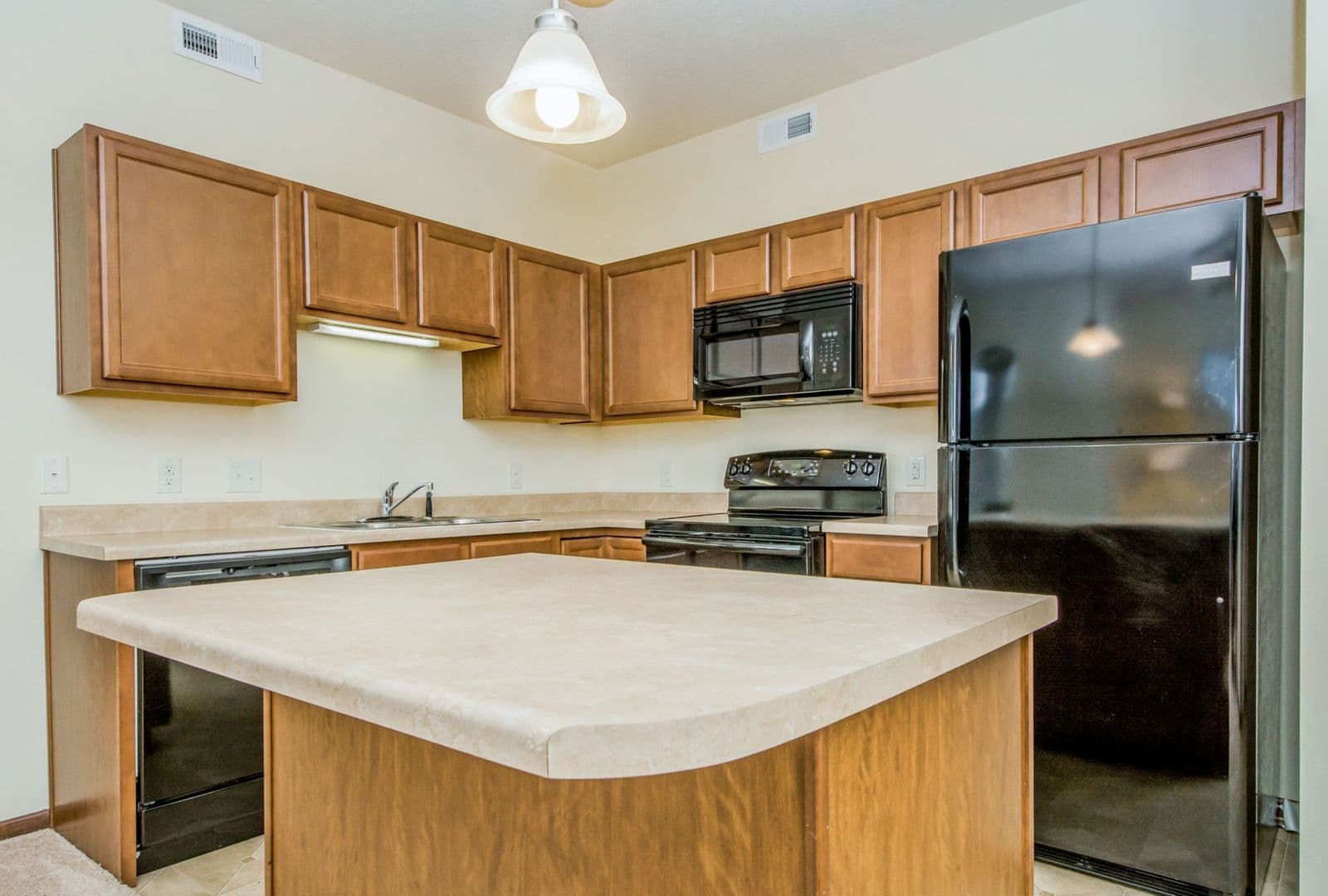 Des Moines Apartment: 5801 SE 24th St