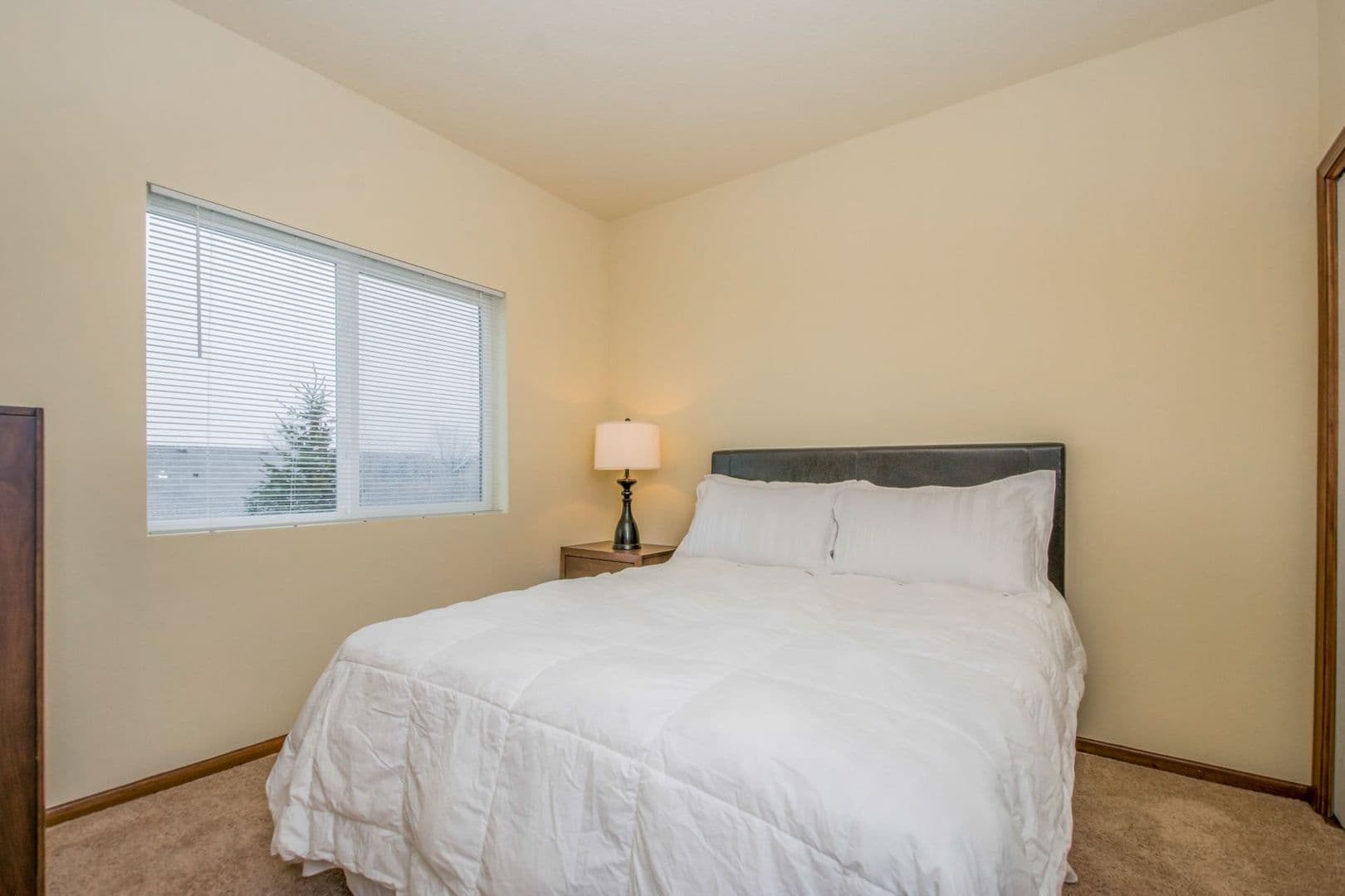 Des Moines Apartment: 5801 SE 24th St