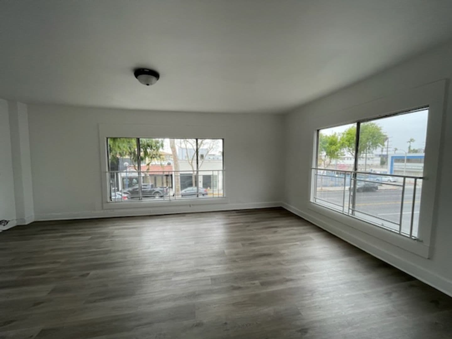 West Hollywood Apartment: 7777 Santa Monica Blvd