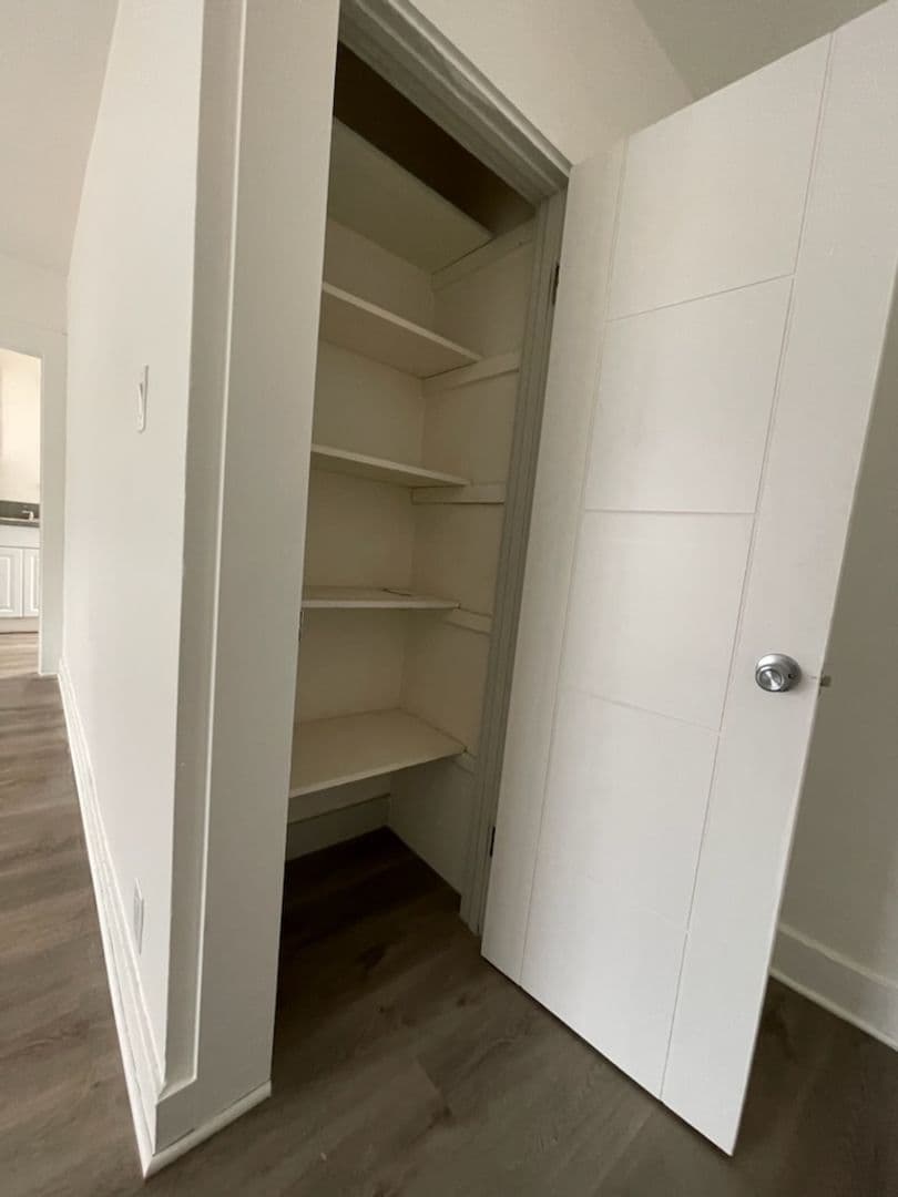 West Hollywood Apartment: 7777 Santa Monica Blvd