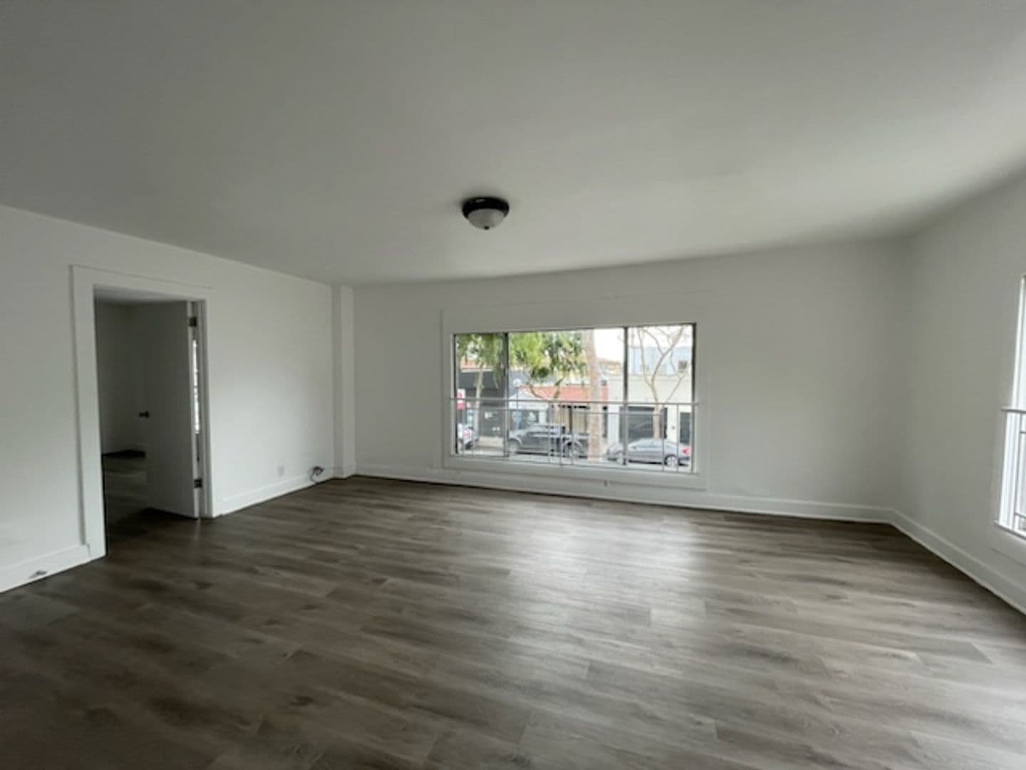 West Hollywood Apartment: 7777 Santa Monica Blvd