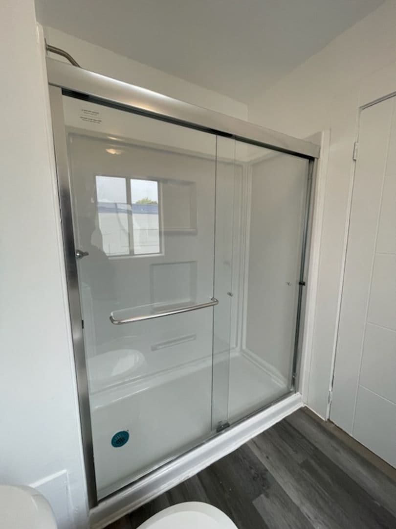West Hollywood Apartment: 7777 Santa Monica Blvd