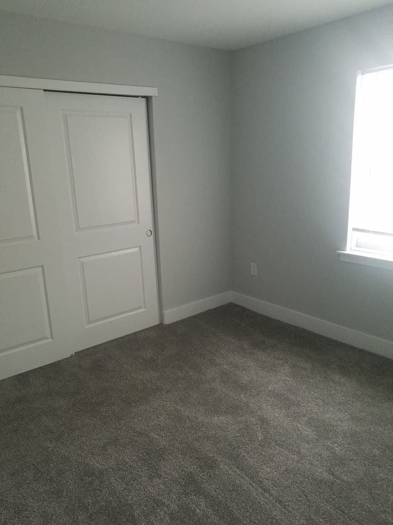 Claymont Apartment: 1000 Cedartree Ln