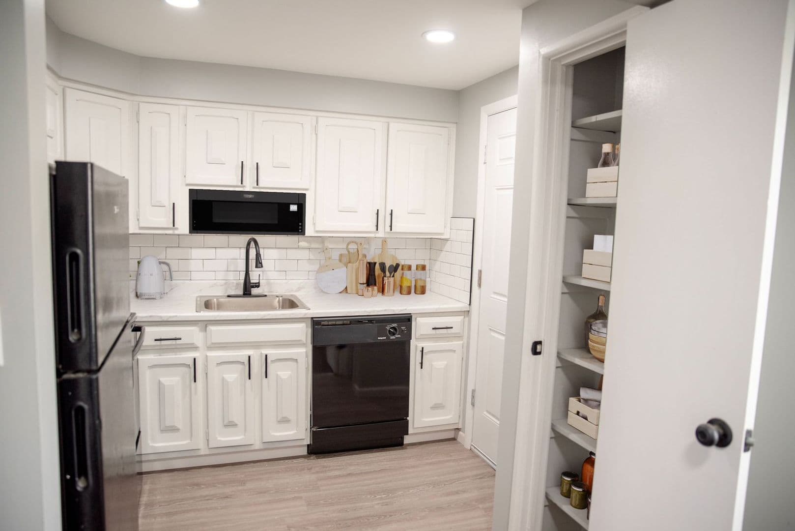 Columbus Apartment: 4312 Westport Road