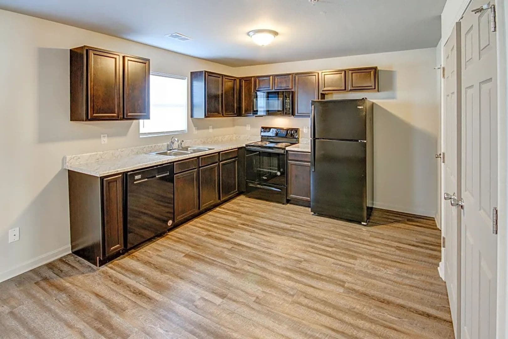 Princeton Apartment: 220 W. Garfield Ave