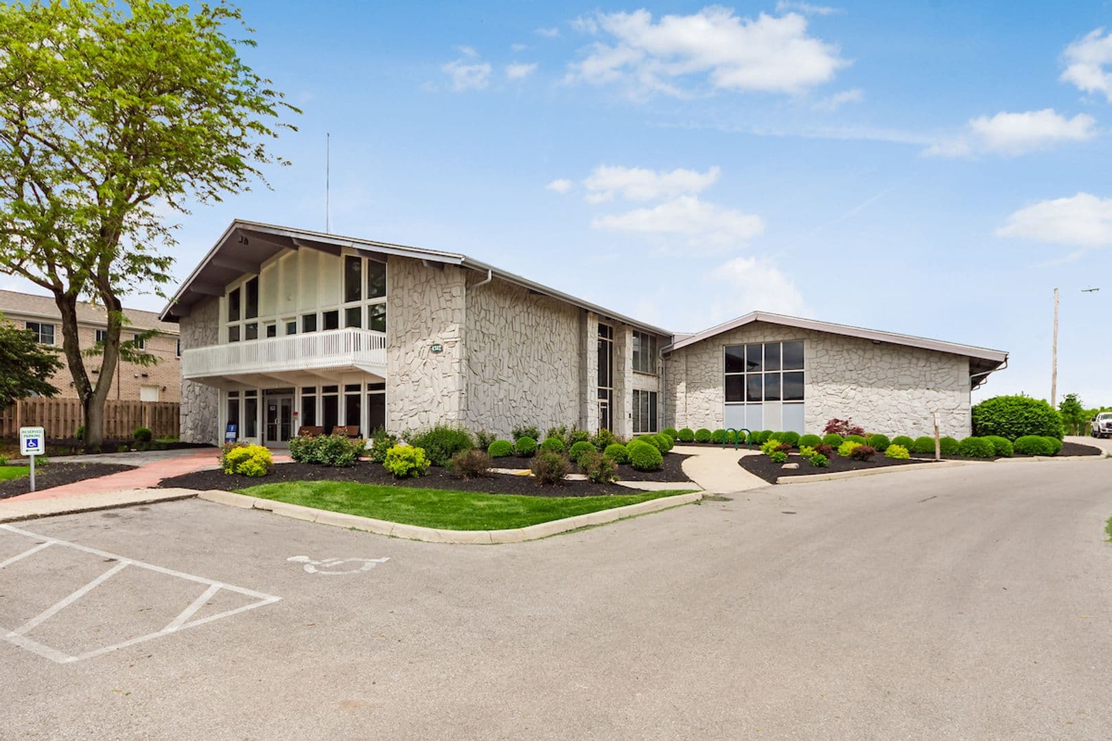 Columbus Apartment: 4312 Westport Road