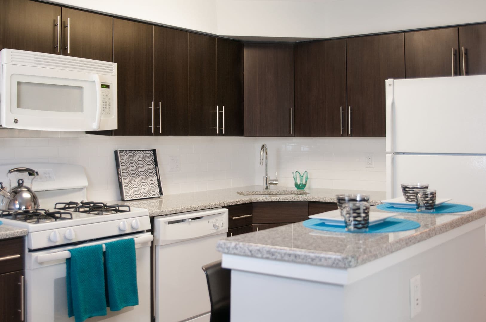 Claymont Apartment: 1000 Cedartree Ln