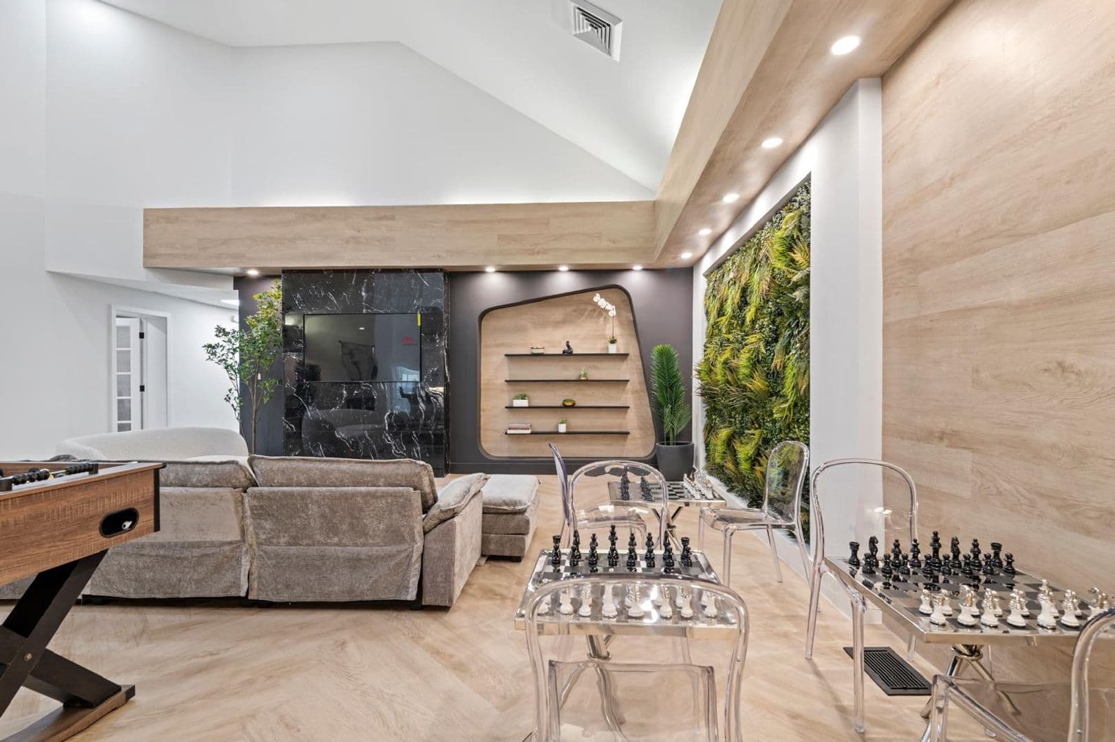 Columbus Apartment: 4312 Westport Road
